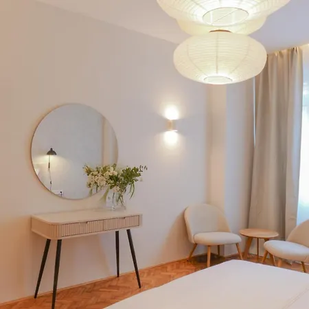 Royal On Wenceslas Square Apartment Prague