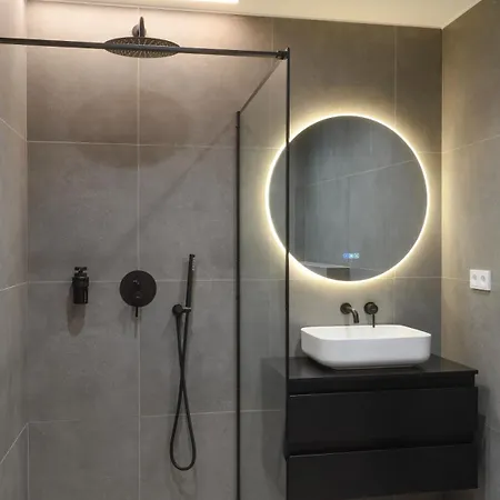 Newly Renovated 3br 2 Min Walk To Wenceslas Square * Πράγα