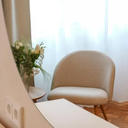 Newly Renovated 3br 2 Min Walk To Wenceslas Square